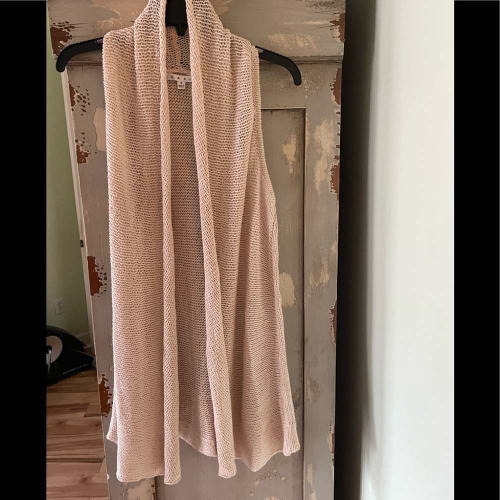 Woman vest/cabi